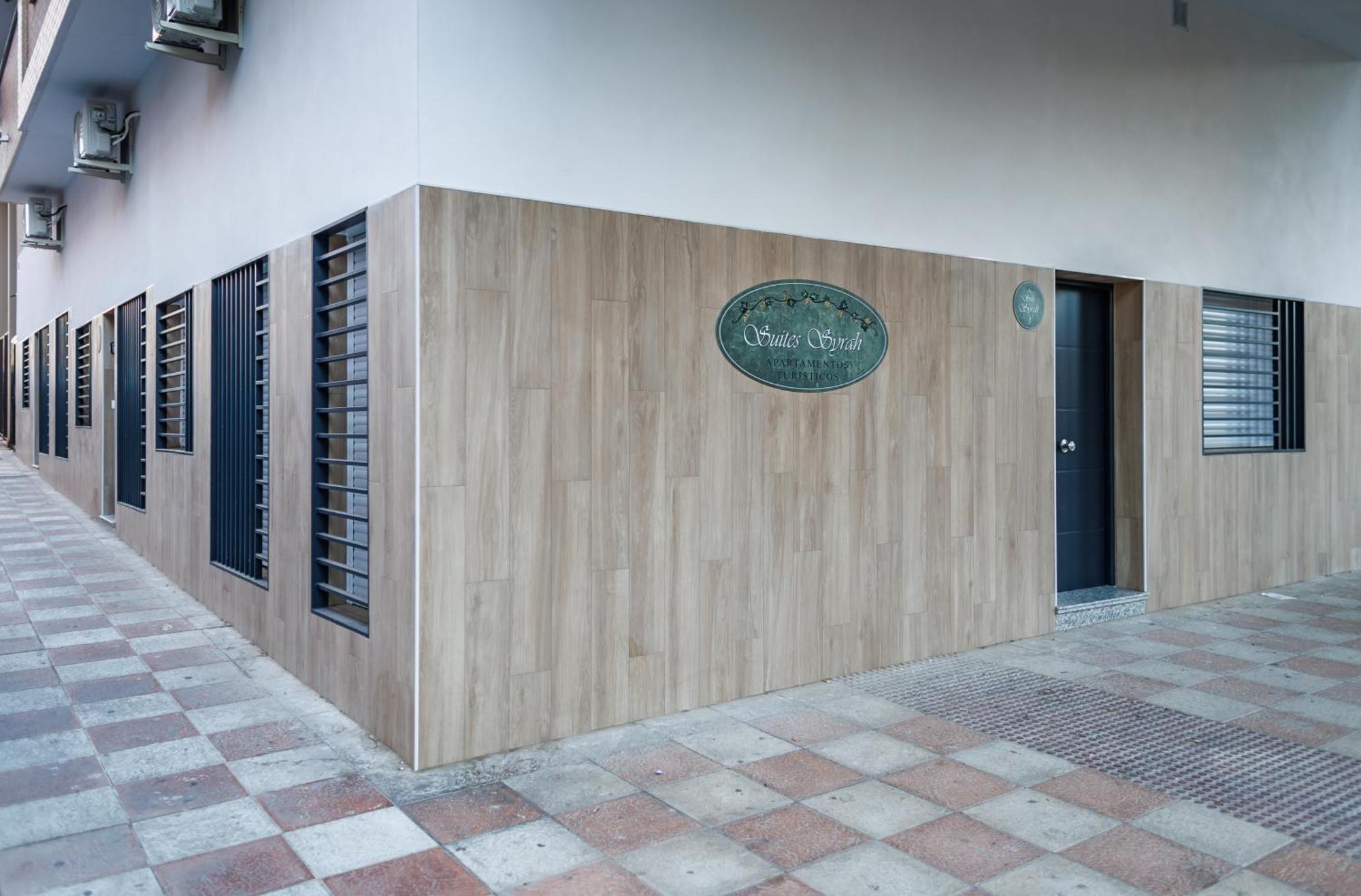 Apartamentos Luxury Suites Syrah アルメンドラレホ エクステリア 写真