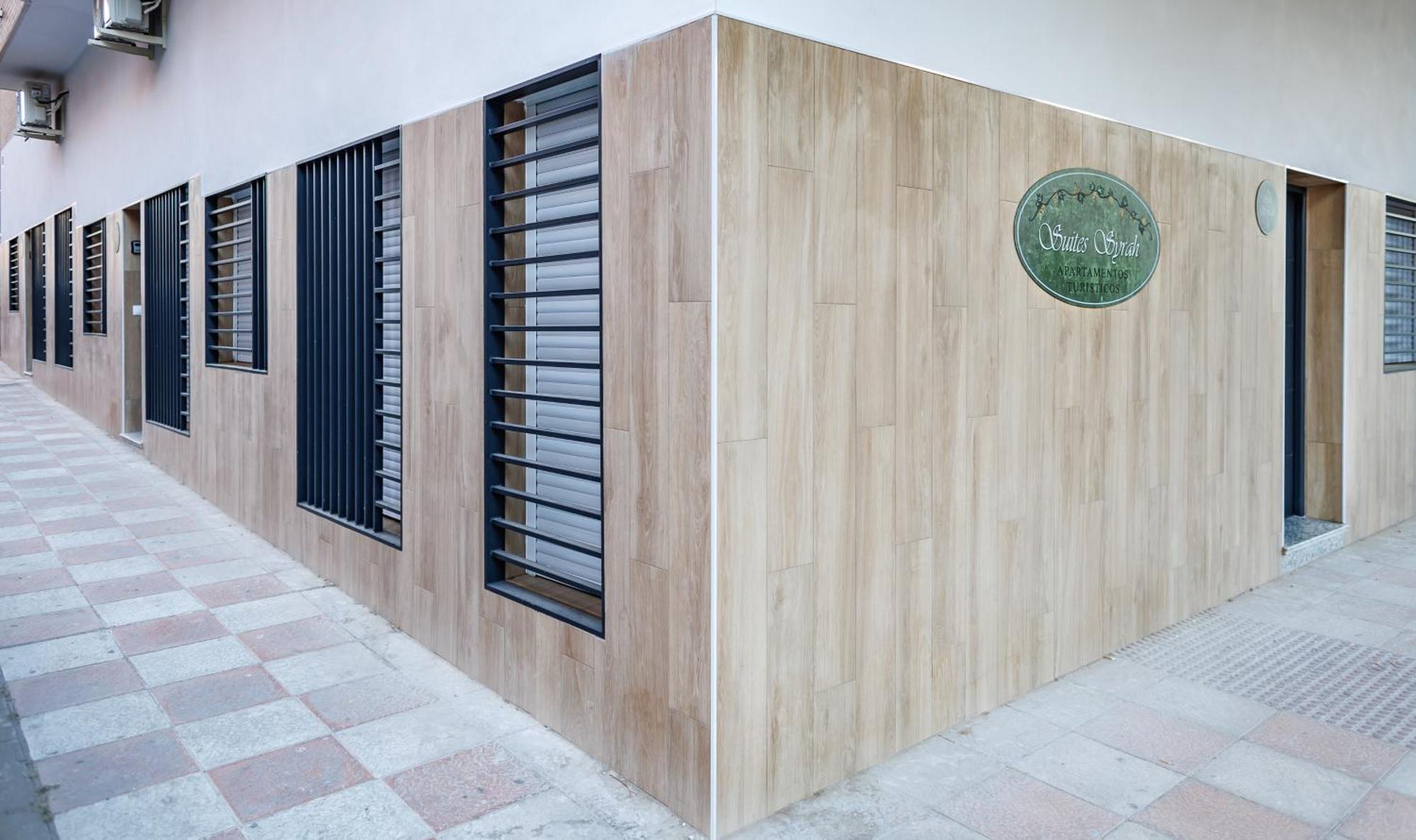 Apartamentos Luxury Suites Syrah アルメンドラレホ エクステリア 写真